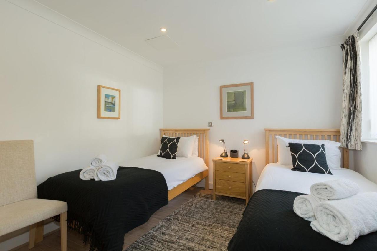 The Point Villa St Ives Exteriör bild